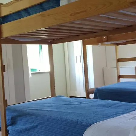 卡斯塔纳玛塔旅馆 *
